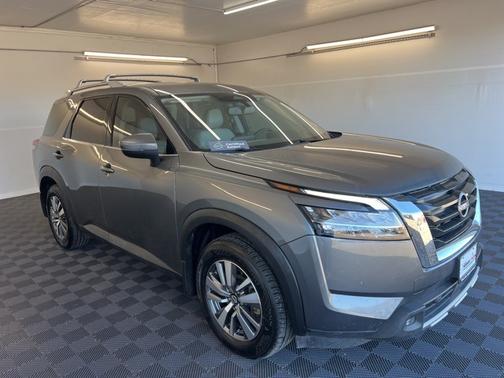 2022 Nissan Pathfinder SL