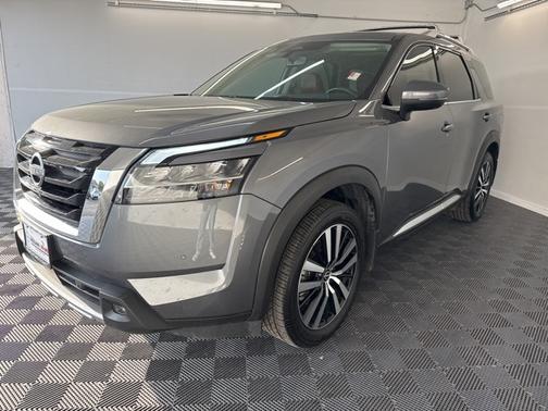 2023 Nissan Pathfinder Platinum