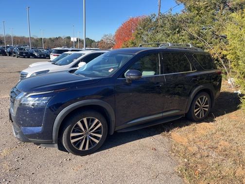 2022 Nissan Pathfinder Platinum