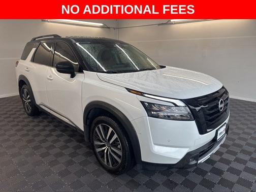 White / Black 2025 Nissan Pathfinder Platinum