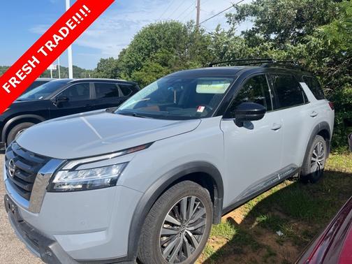 2023 Nissan Pathfinder Platinum