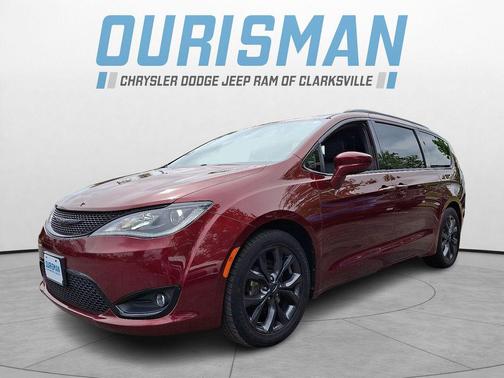 Velvet Red Pearlcoat 2018 Chrysler Pacifica Touring-L Plus
