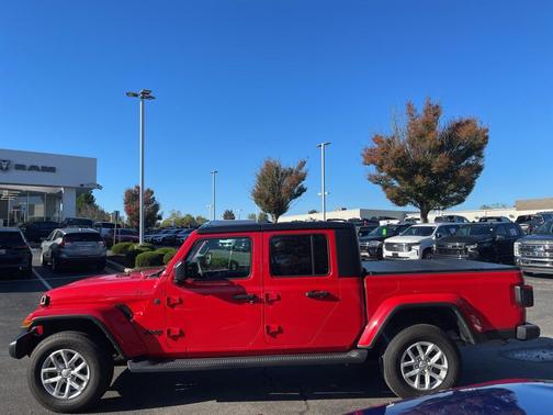 2023 Jeep Gladiator Sport S