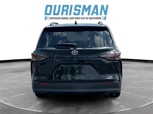 2023 Toyota Sienna XLE