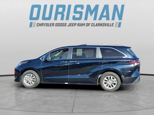 2023 Toyota Sienna XLE