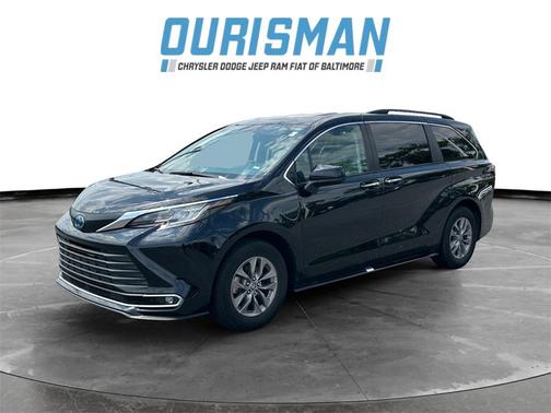 2023 Toyota Sienna XLE