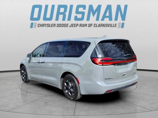 2022 Chrysler Pacifica Hybrid Touring L