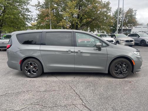 2022 Chrysler Pacifica Hybrid Touring L