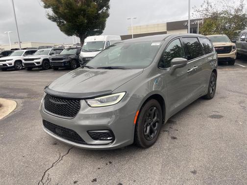 2022 Chrysler Pacifica Hybrid Touring L