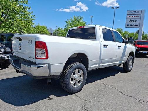 Bright White Clearcoat 2024 RAM 2500 Big Horn Crew Cab 4x4 6'4' Box