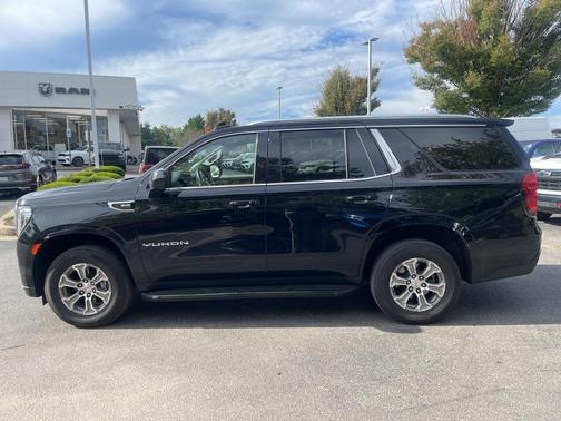 2023 GMC Yukon SLE