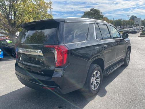 2023 GMC Yukon SLE