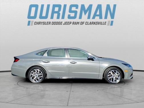 2022 Hyundai SONATA SEL