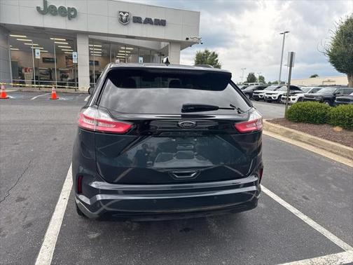 2023 Ford Edge SE