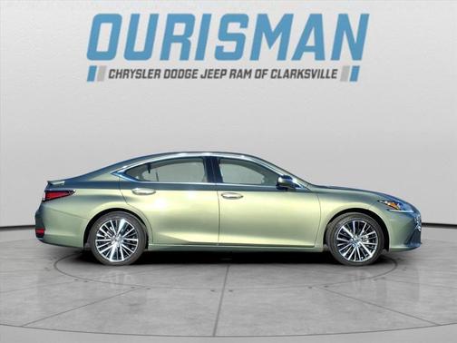 2024 Lexus ES 300h Base