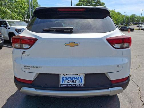 Iridescent Pearl Tricoat 2024 Chevrolet Trailblazer LT