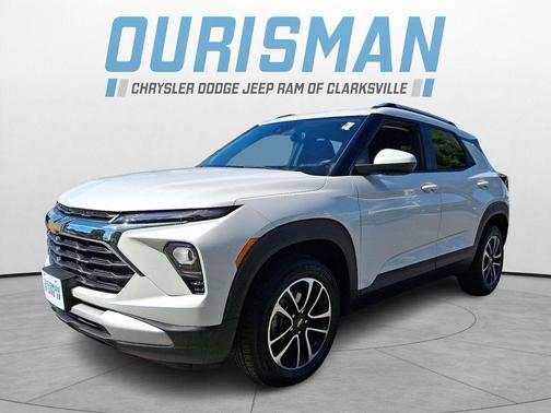 Iridescent Pearl Tricoat 2024 Chevrolet Trailblazer LT