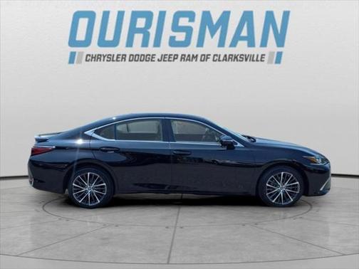 2023 Lexus ES 250 Base