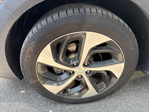 2018 Hyundai TUCSON Sport