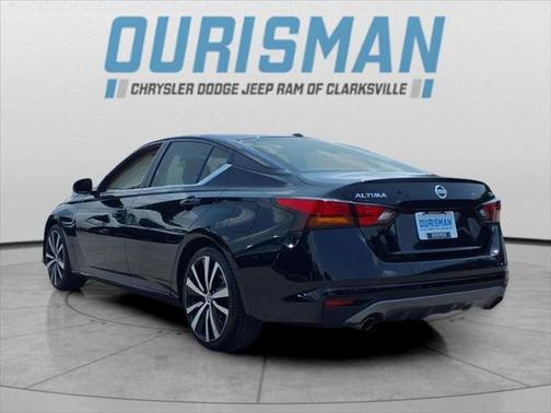 2022 Nissan Altima SR FWD