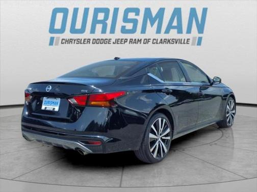 2022 Nissan Altima SR FWD