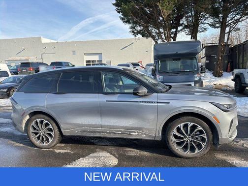 2025 Lincoln Nautilus Reserve