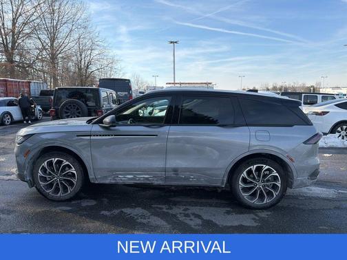 2025 Lincoln Nautilus Reserve