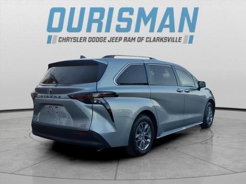 2023 Toyota Sienna XLE