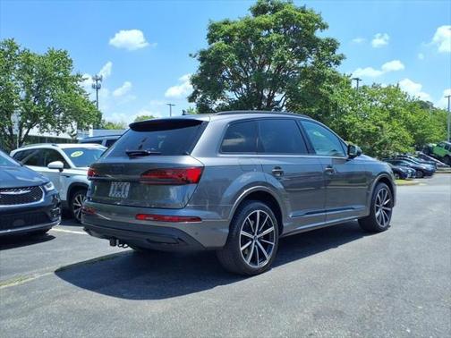 2021 Audi Q7 55 Premium Plus