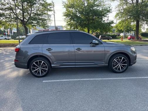 2021 Audi Q7 55 Premium Plus