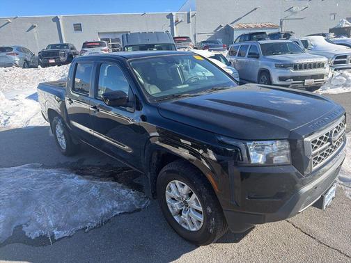 2022 Nissan Frontier SV