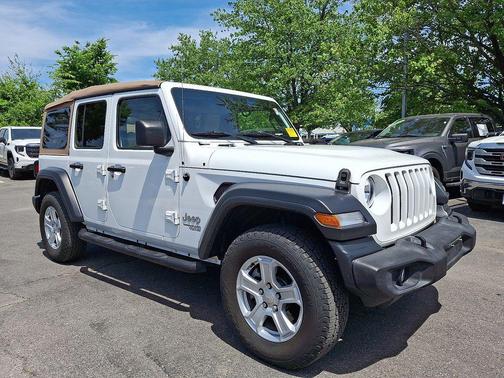 Bright White Clearcoat 2019 Jeep Wrangler Unlimited Sport