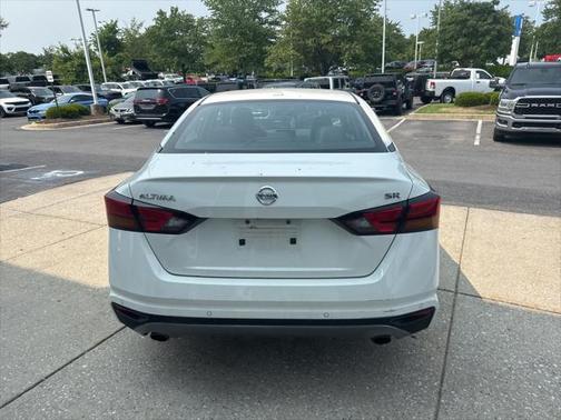 2022 Nissan Altima SR FWD