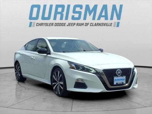 2022 Nissan Altima SR FWD