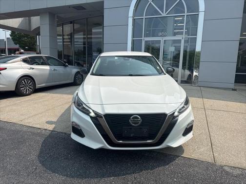 2022 Nissan Altima SR FWD
