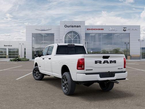 Bright White Clearcoat 2026 RAM 2500 Big Horn Crew Cab 4x4 8' Box