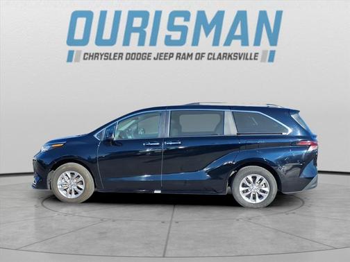 2023 Toyota Sienna XLE