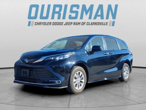 2023 Toyota Sienna XLE