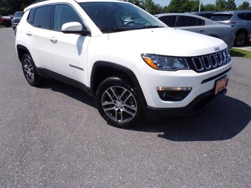 Photo 1 of 37 of 2020 Jeep Compass Latitude
