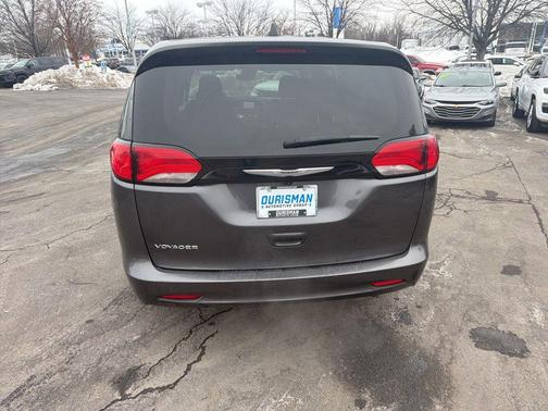 2023 Chrysler Voyager LX