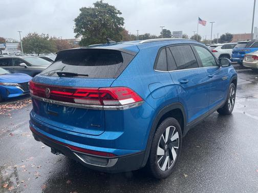 2024 Volkswagen Atlas Cross Sport 2.0T SE w/Technology 4MOTION