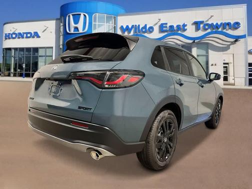 Nordic Forest Pearl 2027 Honda HR-V Sport