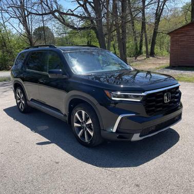 Crystal Black Pearl 2023 Honda Pilot AWD Elite