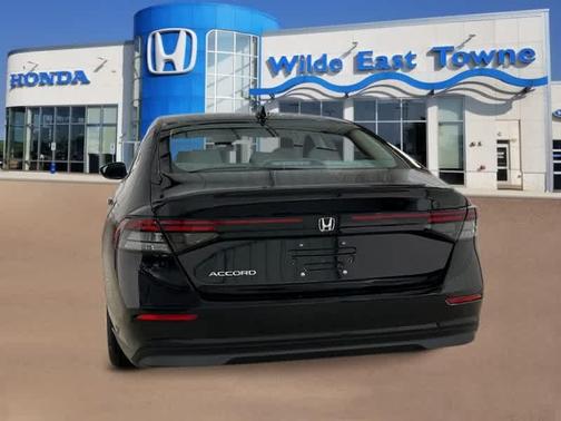 2025 Honda Accord LX 1.5T