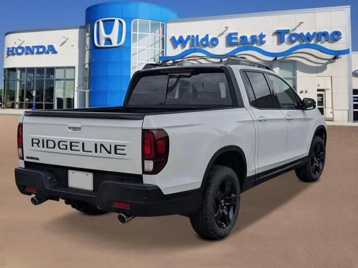 Platinum White Pearl 2026 Honda Ridgeline Black