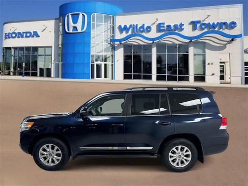 2016 Toyota Land Cruiser Base