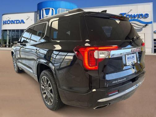 2022 GMC Acadia Denali