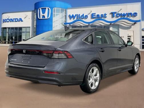 2025 Honda Accord LX 1.5T