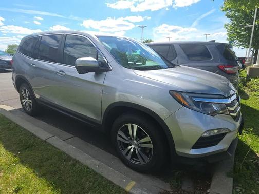 Lunar Silver Metallic 2016 Honda Pilot EX