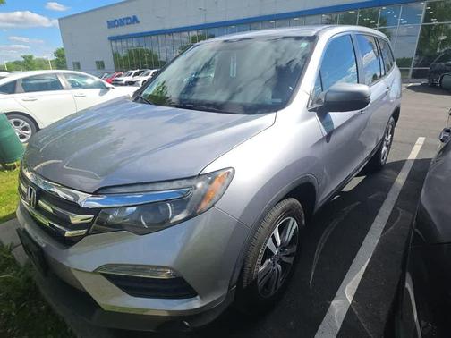 Lunar Silver Metallic 2016 Honda Pilot EX